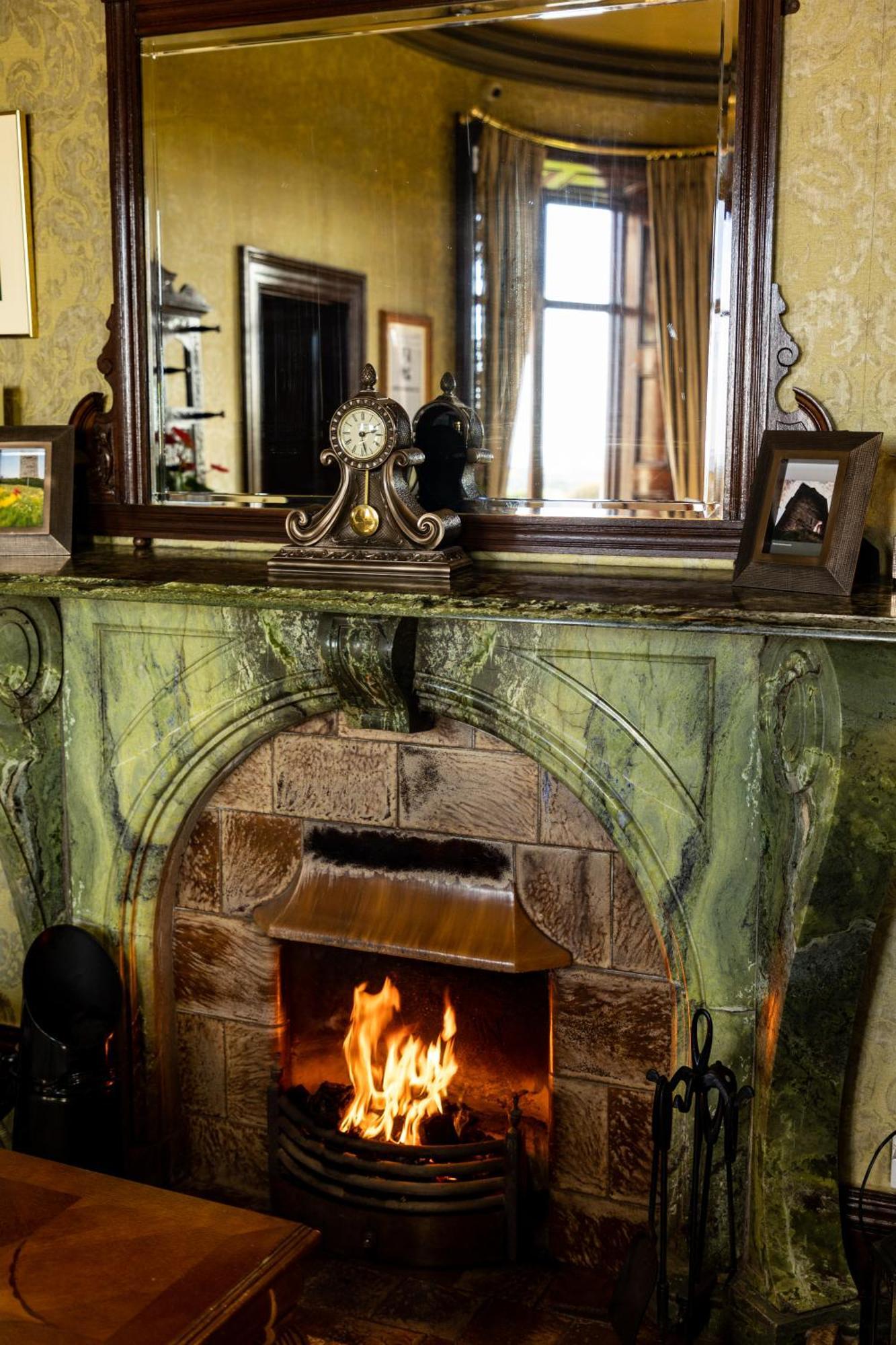 Ballinalacken Castle Country House Hotel Doolin Exterior photo